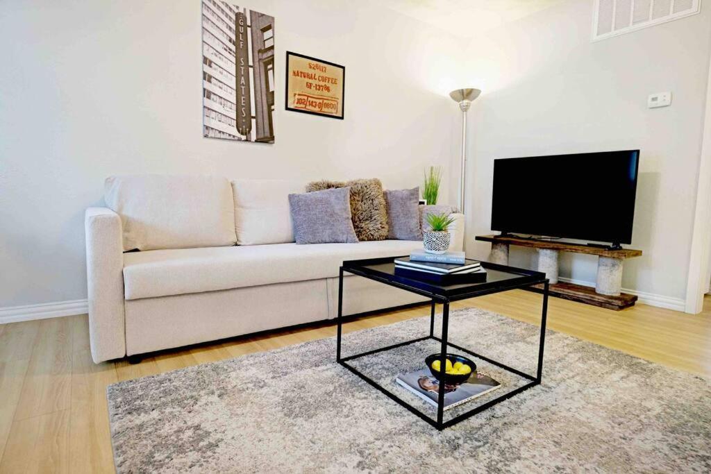 Apartamento Dwell By Design & Arboretum Tickets Included