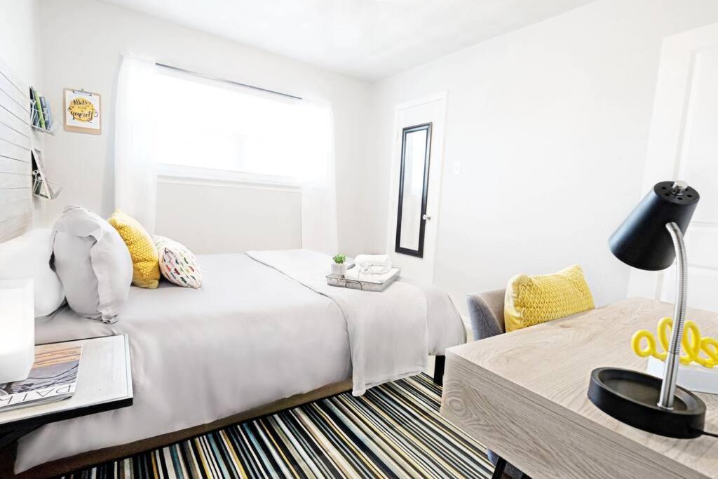 Dwell By Design & Arboretum Tickets Included Apartamento *