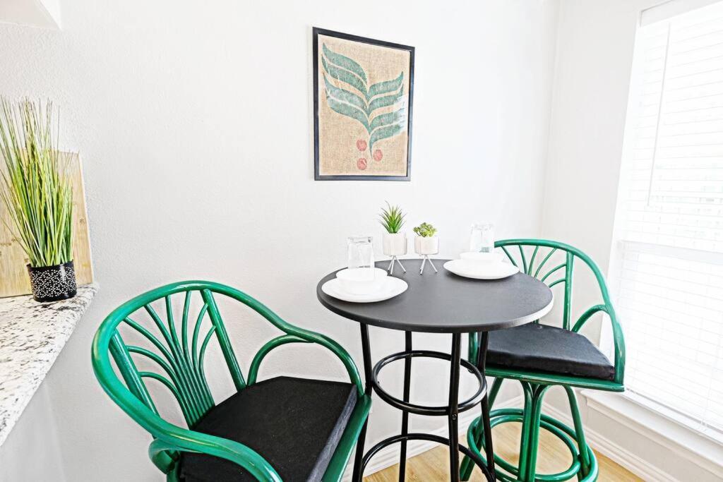 Appartamento Dwell By Design & Arboretum Tickets Included Dallas