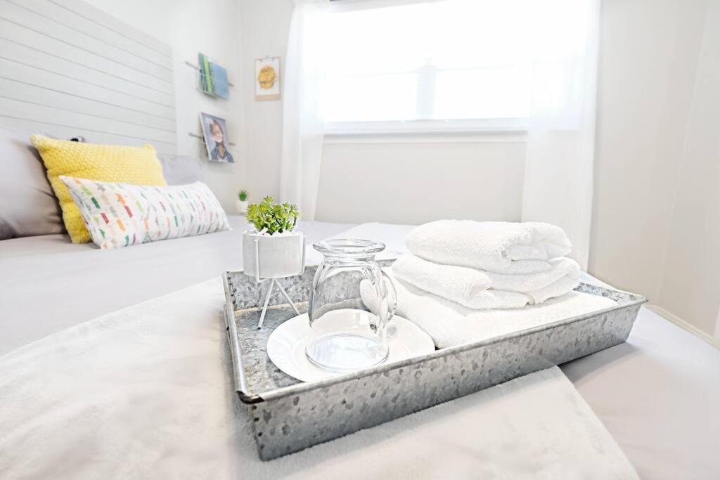 Appartamento Dwell By Design & Arboretum Tickets Included *